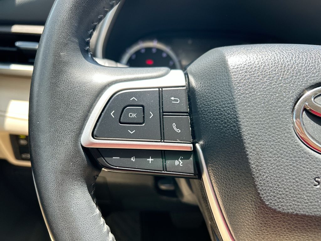 2023 Toyota Highlander XLE - Photo 16