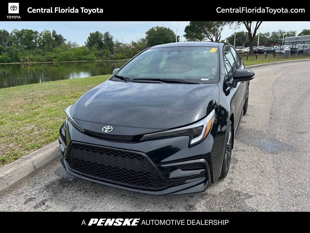 Used 2025 Toyota Corolla SE Sedan