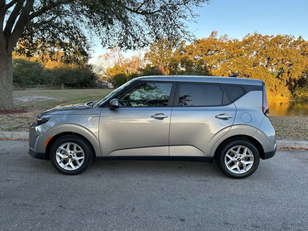 Used 2023 Kia Soul LX Hatchback