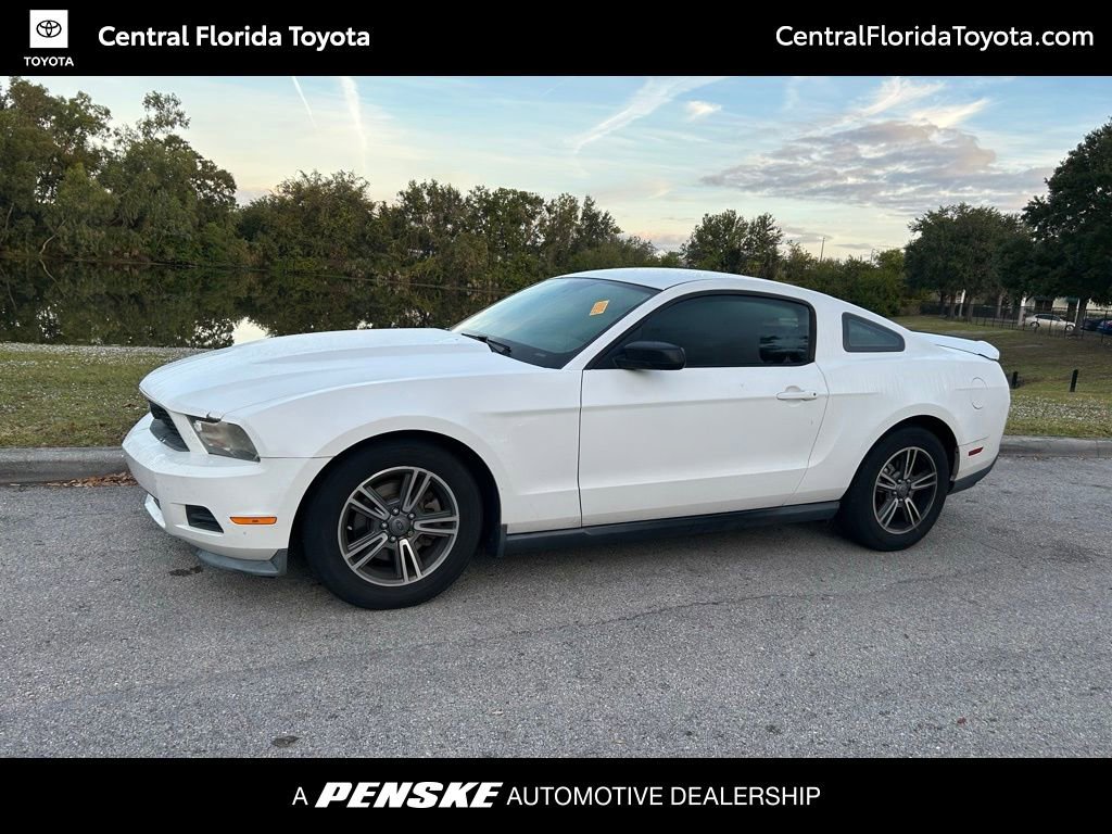 2011 Ford Mustang V6 Premium's photo