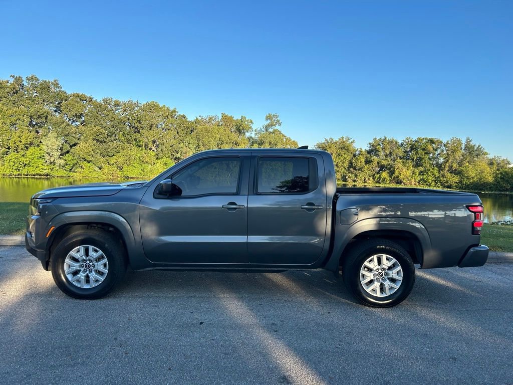 2022 Nissan Frontier SV photo 2