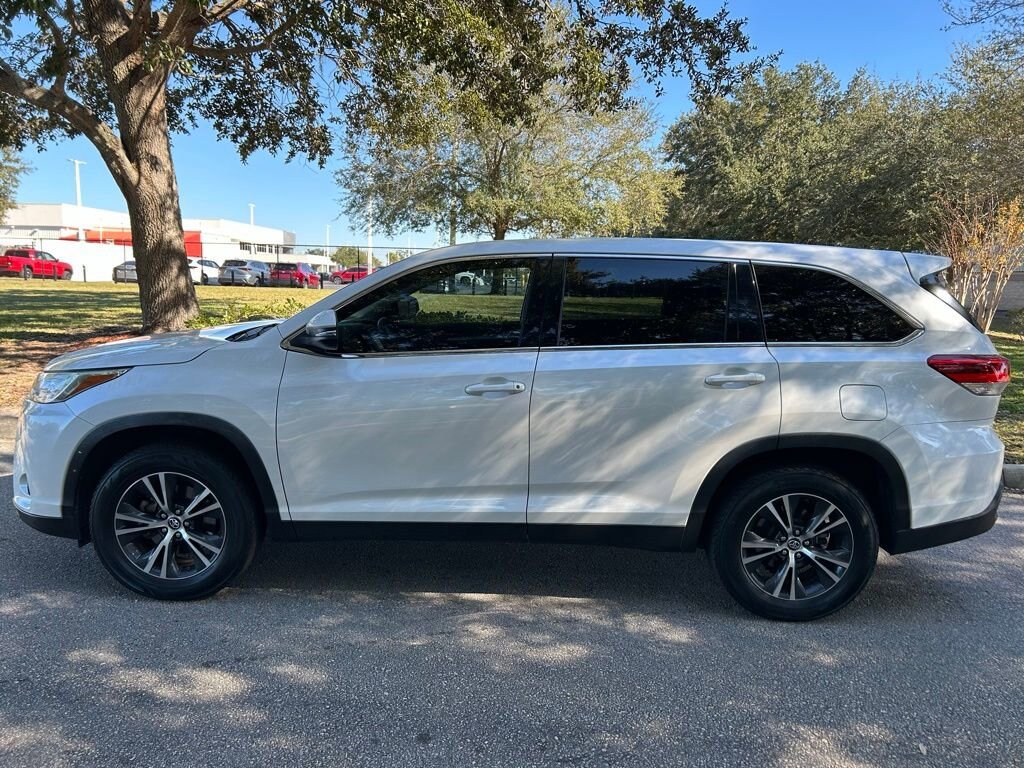 Used 2019 Toyota Highlander LE SUV