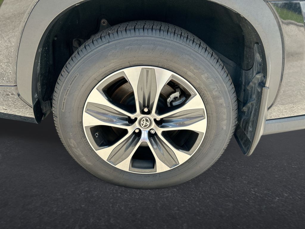 2023 Toyota Highlander XLE - Photo 10