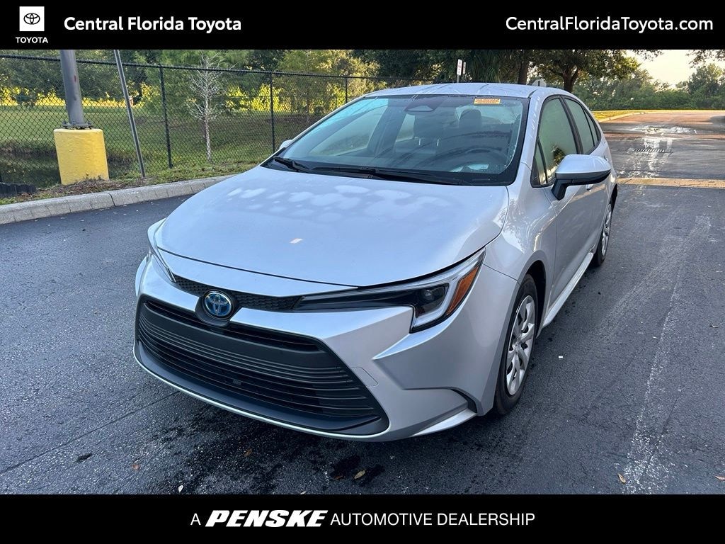Used 2025 Toyota Corolla Hybrid LE Sedan