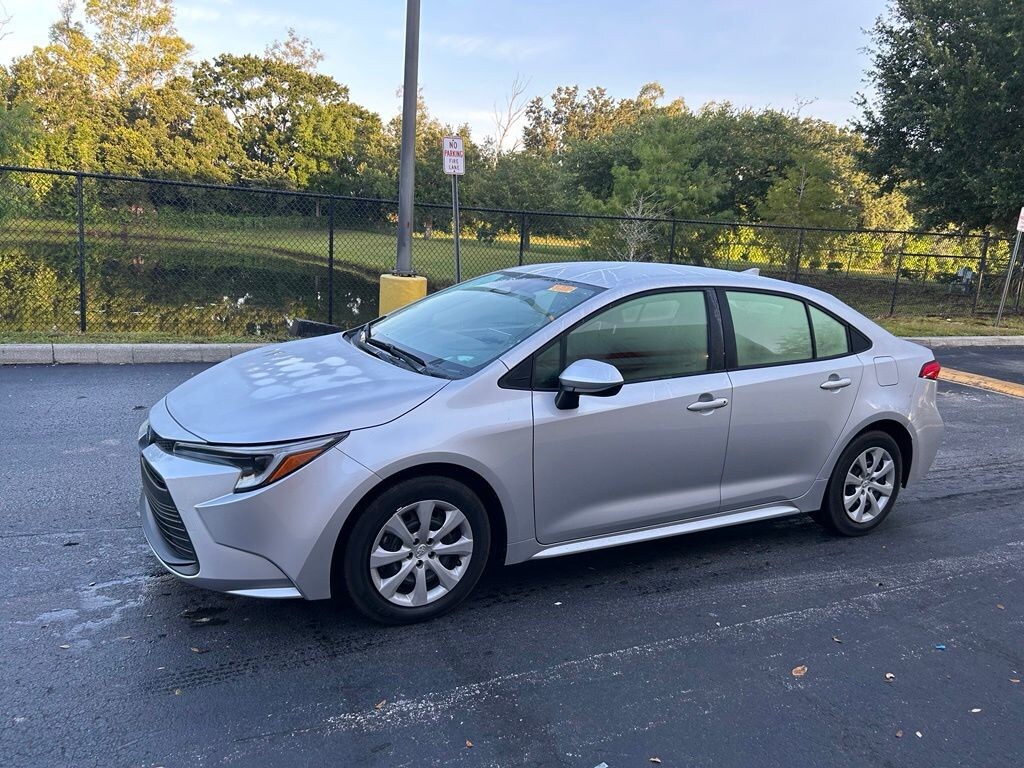 Used 2025 Toyota Corolla Hybrid LE Sedan