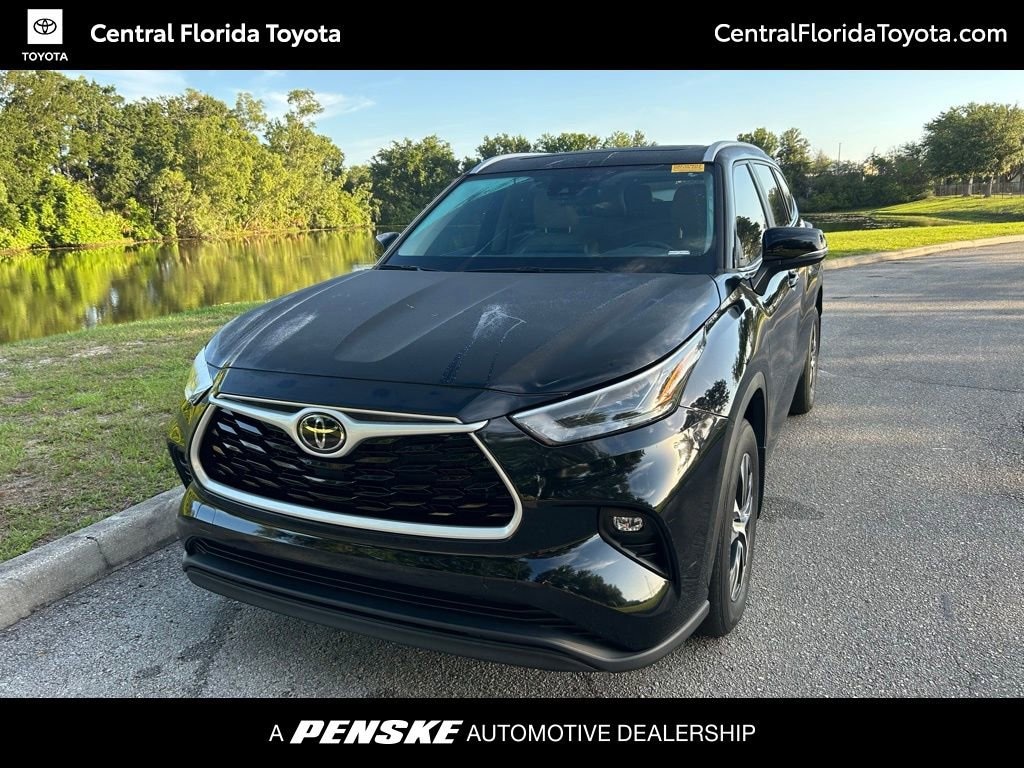 Used 2023 Toyota Highlander XLE SUV