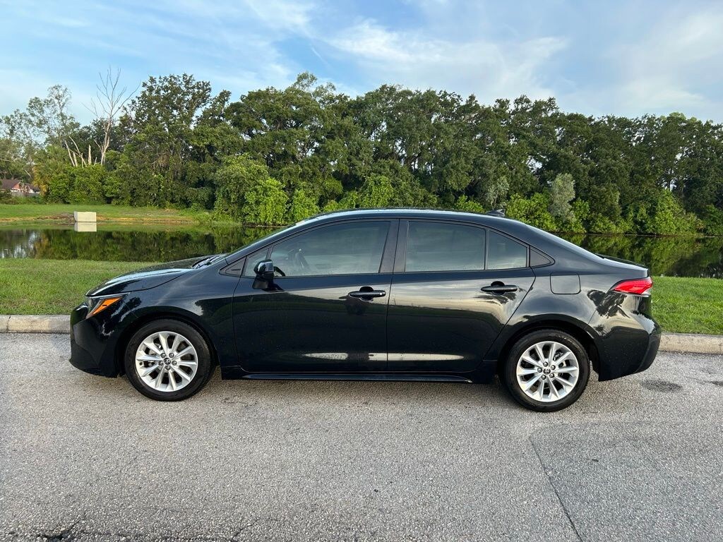 Used 2022 Toyota Corolla LE Sedan
