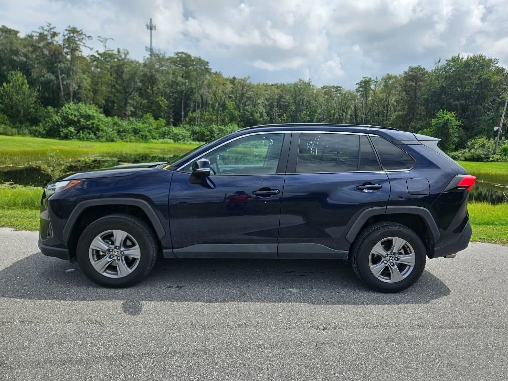 Used 2022 Toyota RAV4 XLE with VIN 2T3P1RFV3NW266408 for sale in Orlando, FL