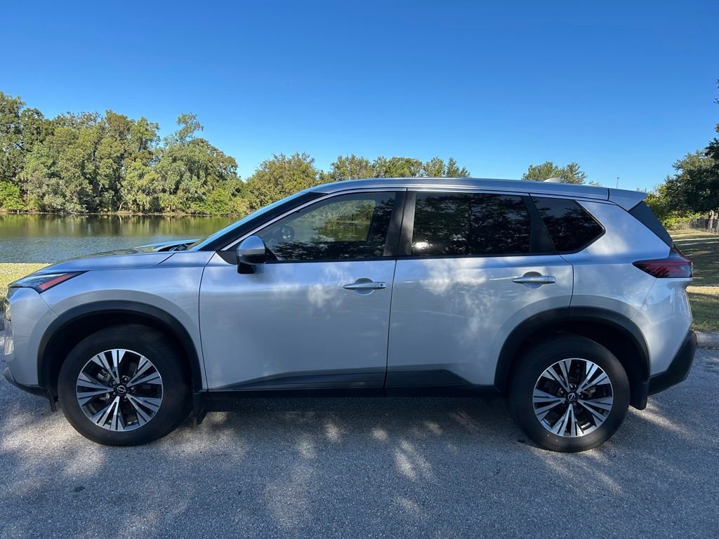 2023 Nissan Rogue SV photo 2