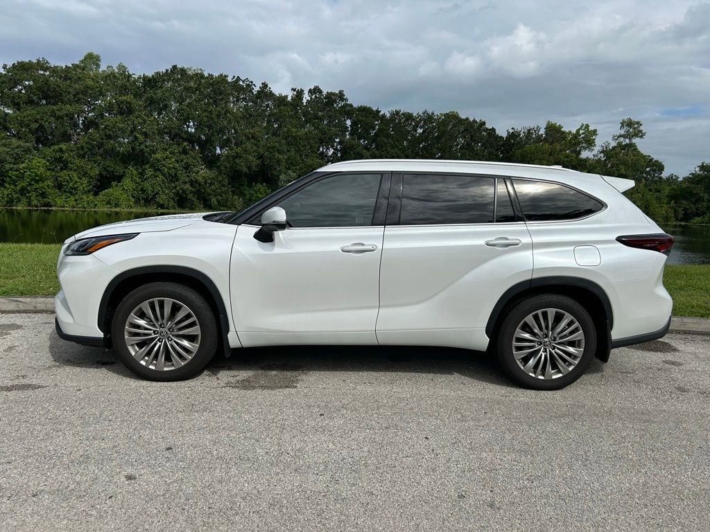 Certified 2024 Toyota Highlander Platinum with VIN 5TDKDRAH1RS537248 for sale in Orlando, FL