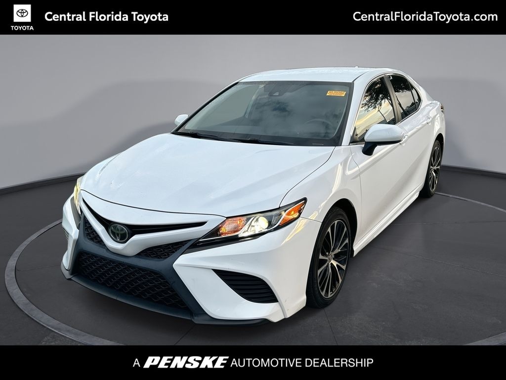 Used 2020 Toyota Camry SE Sedan