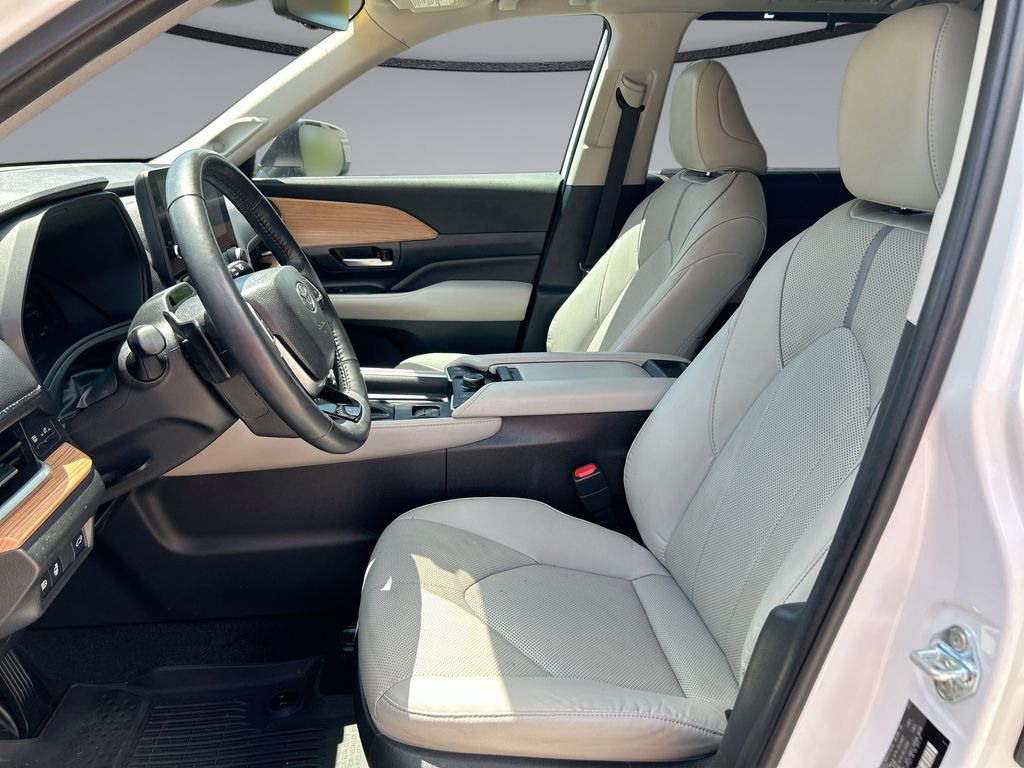 2024 Toyota Grand Highlander XLE - Photo 11
