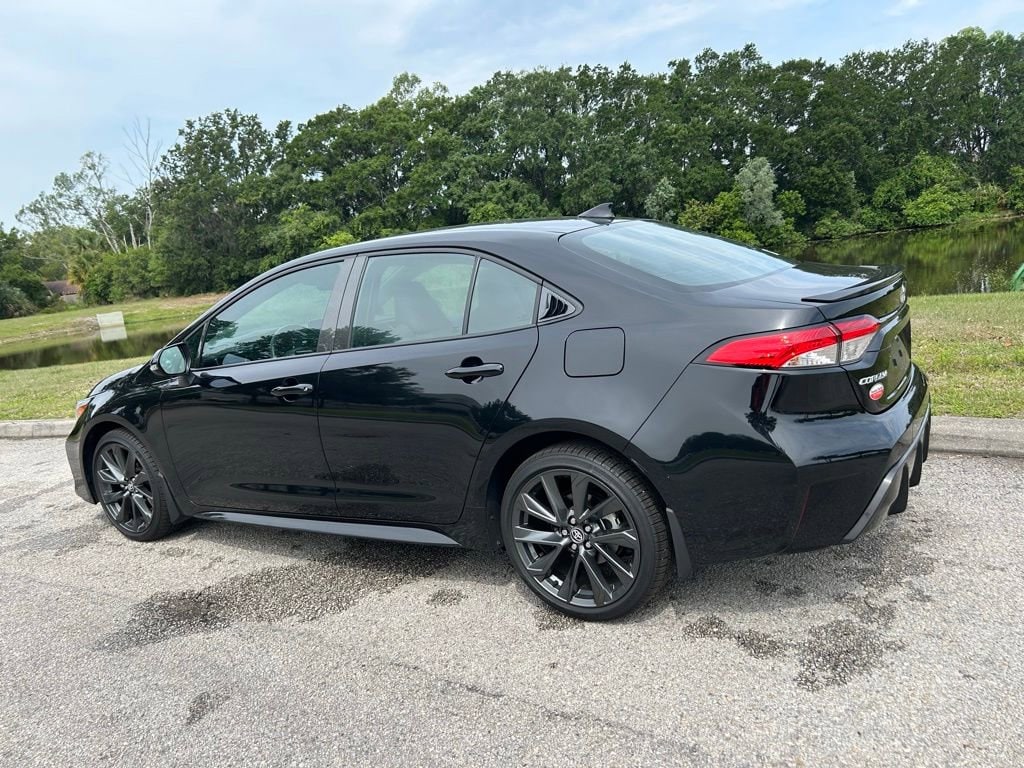 Used 2025 Toyota Corolla SE Sedan