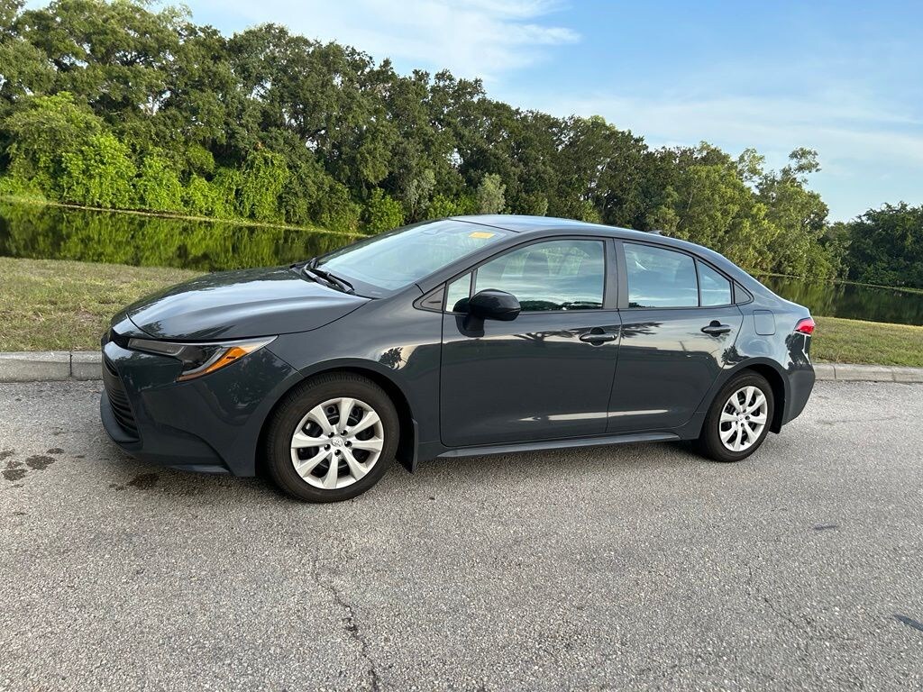 Used 2025 Toyota Corolla LE Sedan