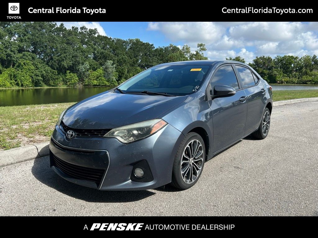 2015 Toyota Corolla's photo