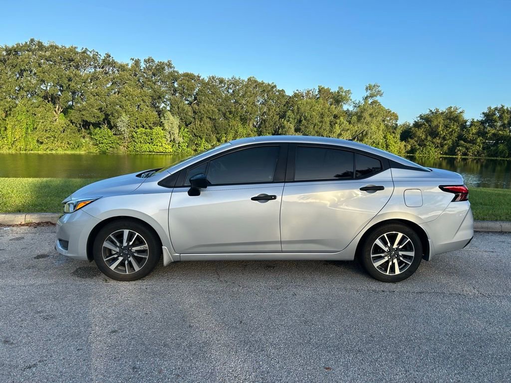 2024 Nissan Versa 1.6 S photo 2