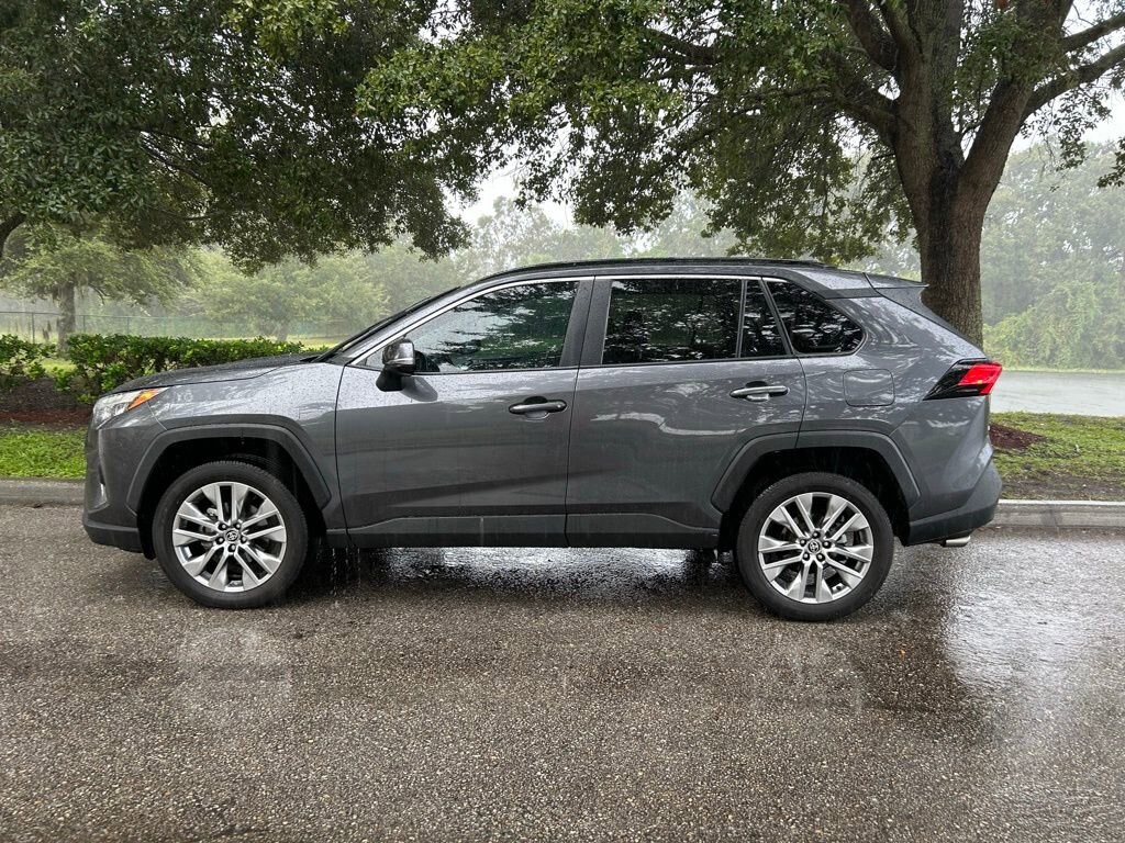 2023 Toyota RAV4 XLE Premium photo 2