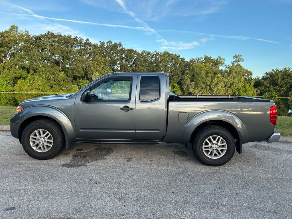 2017 Nissan Frontier SV photo 2