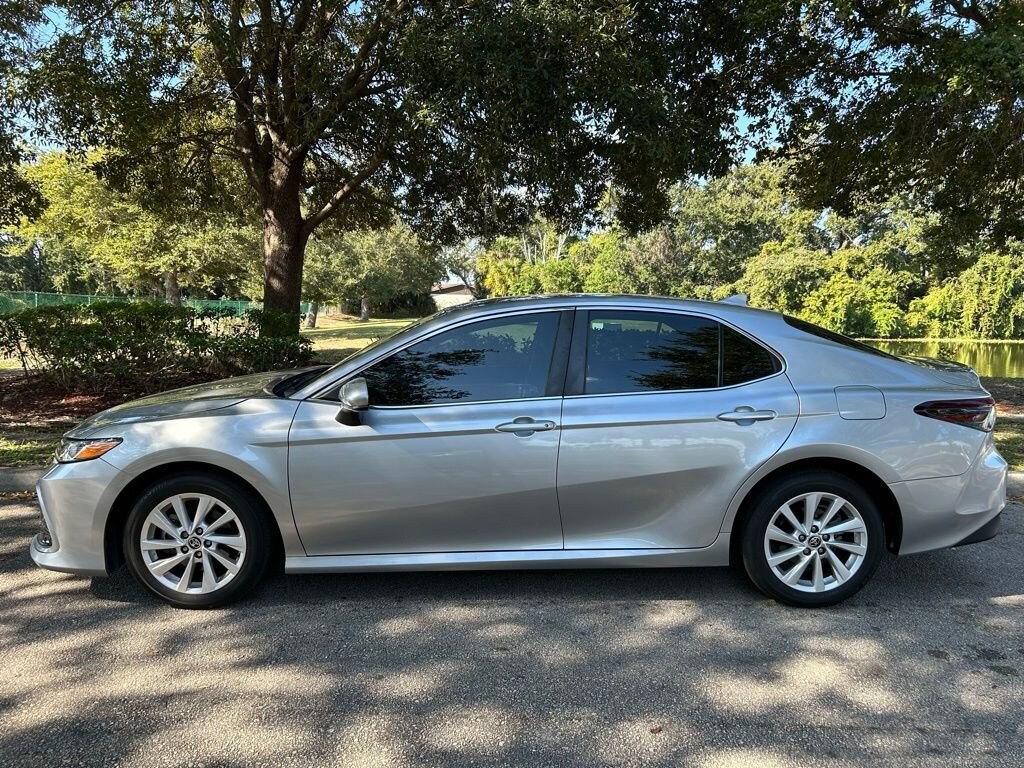 2023 Toyota Camry LE photo 2
