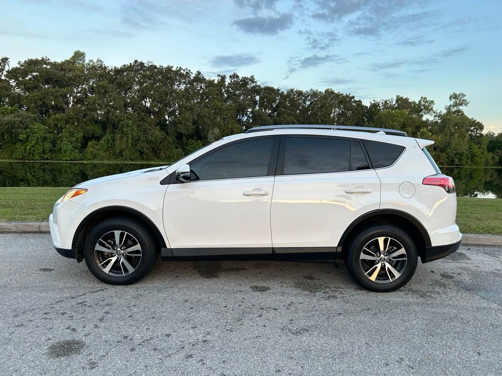 2017 Toyota RAV4 XLE photo 2