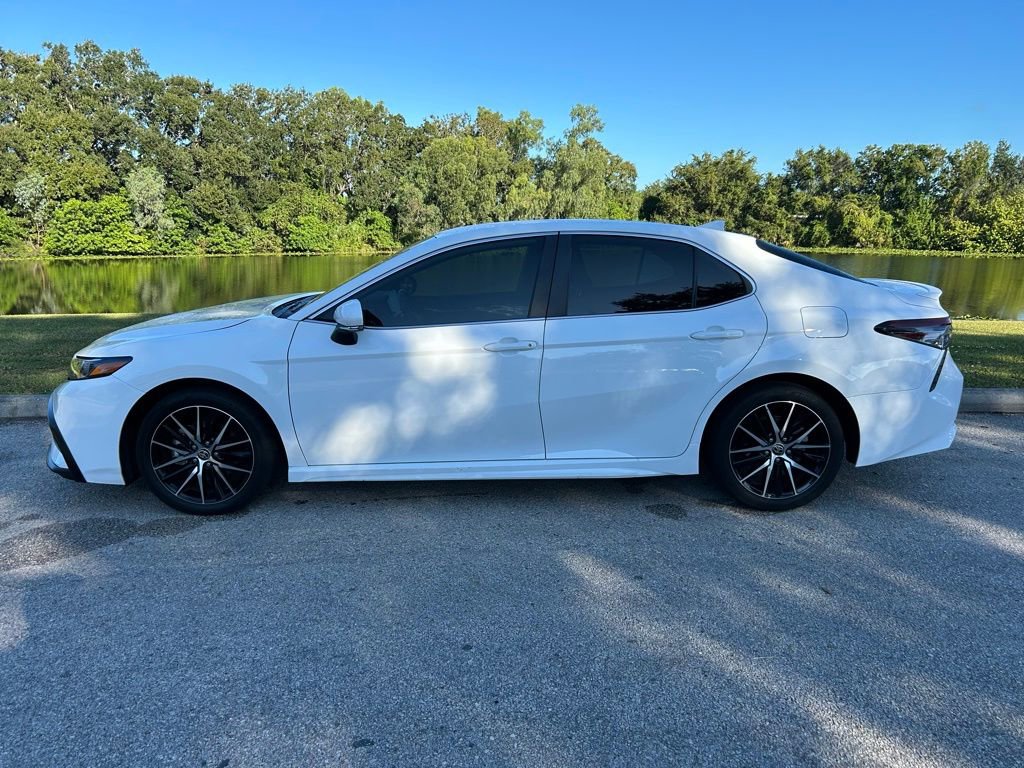 2023 Toyota Camry SE photo 2