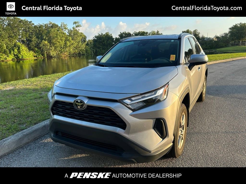 2025 Toyota RAV4 XLE FWD's photo