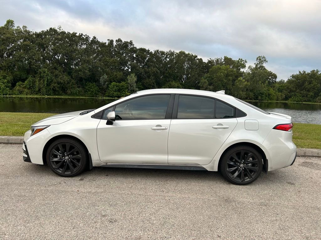 2025 Toyota Corolla SE photo 2
