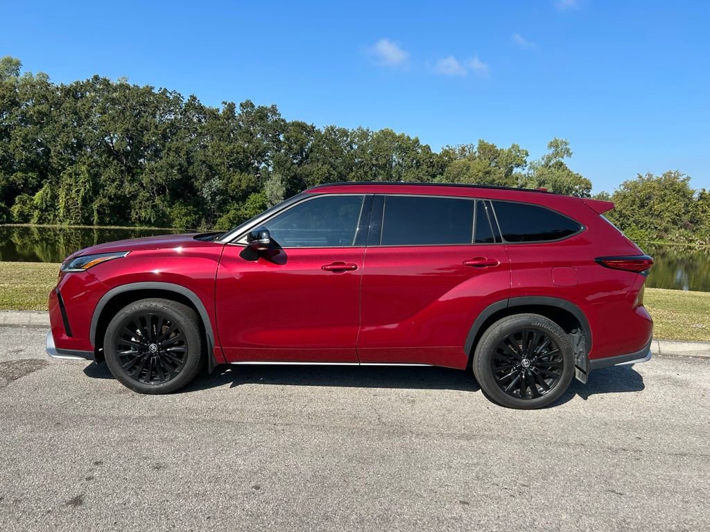 2023 Toyota Highlander XSE photo 2