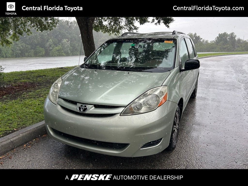 2006 Toyota Sienna LE 7-Passenger's photo
