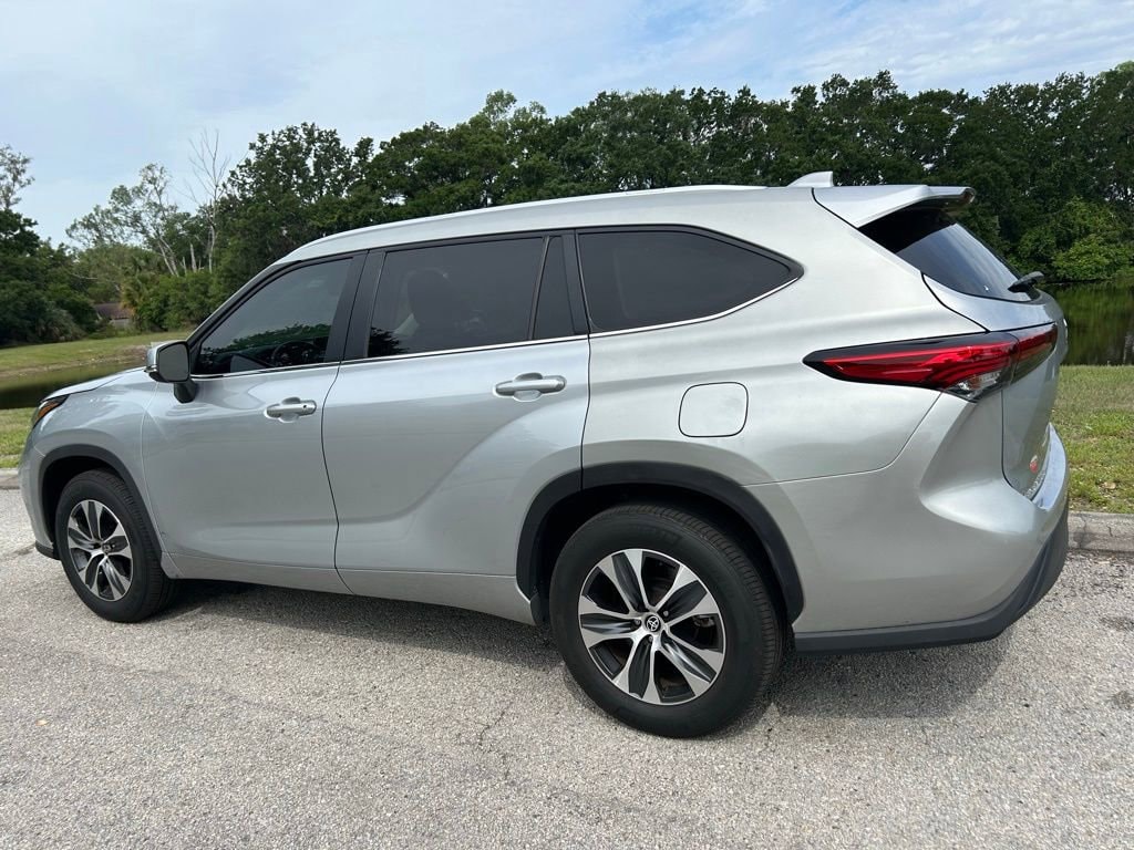 Used 2023 Toyota Highlander XLE SUV