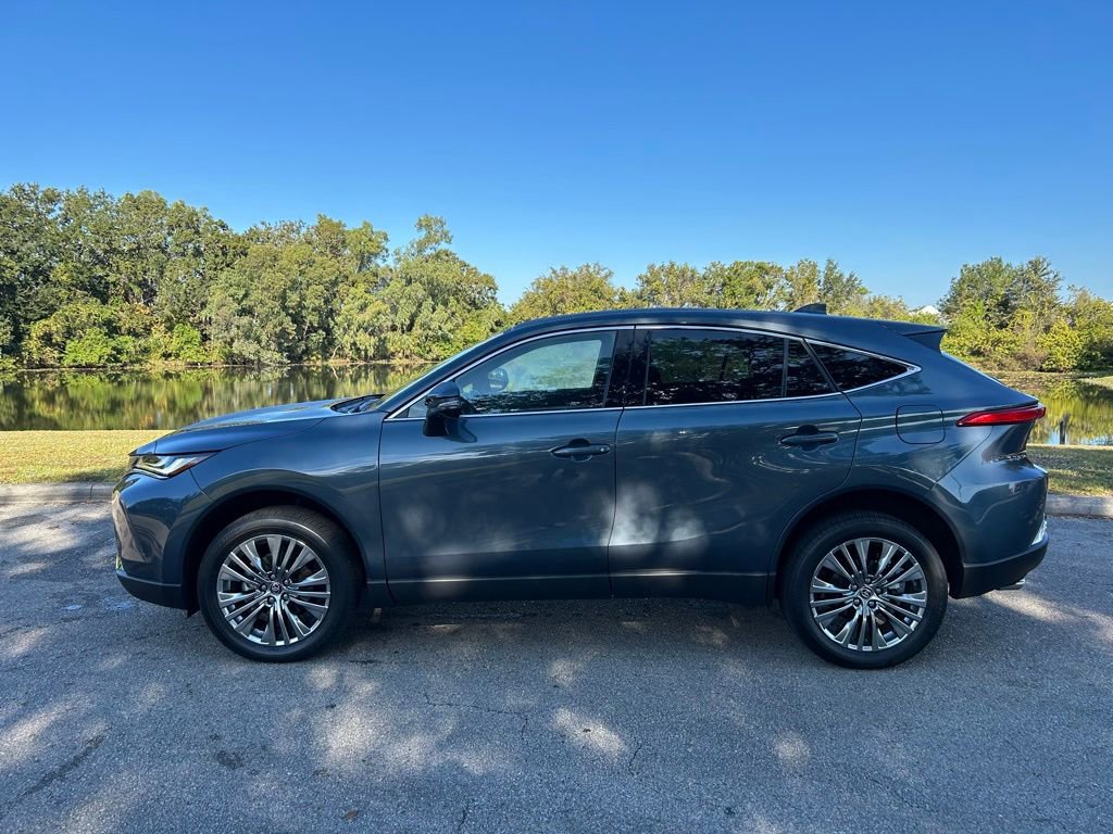 2024 Toyota Venza Limited photo 2