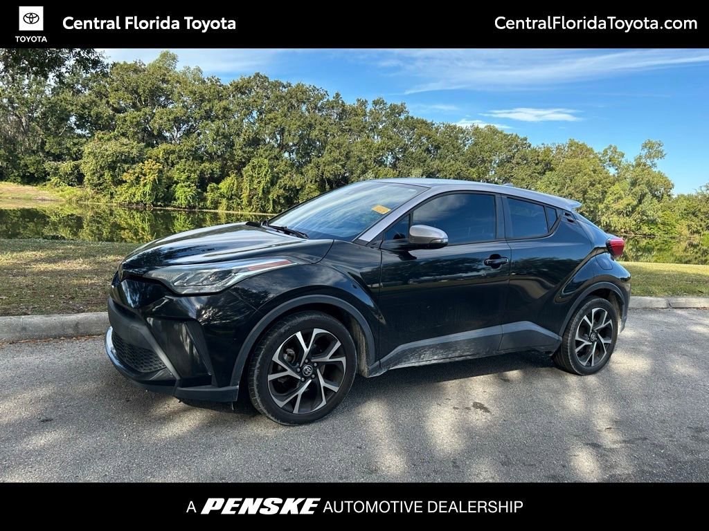 2020 Toyota C-HR XLE's photo