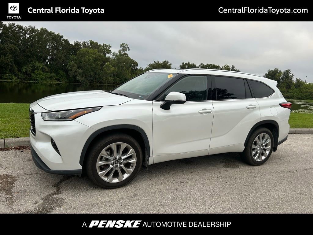 2023 Toyota Highlander Limited's photo