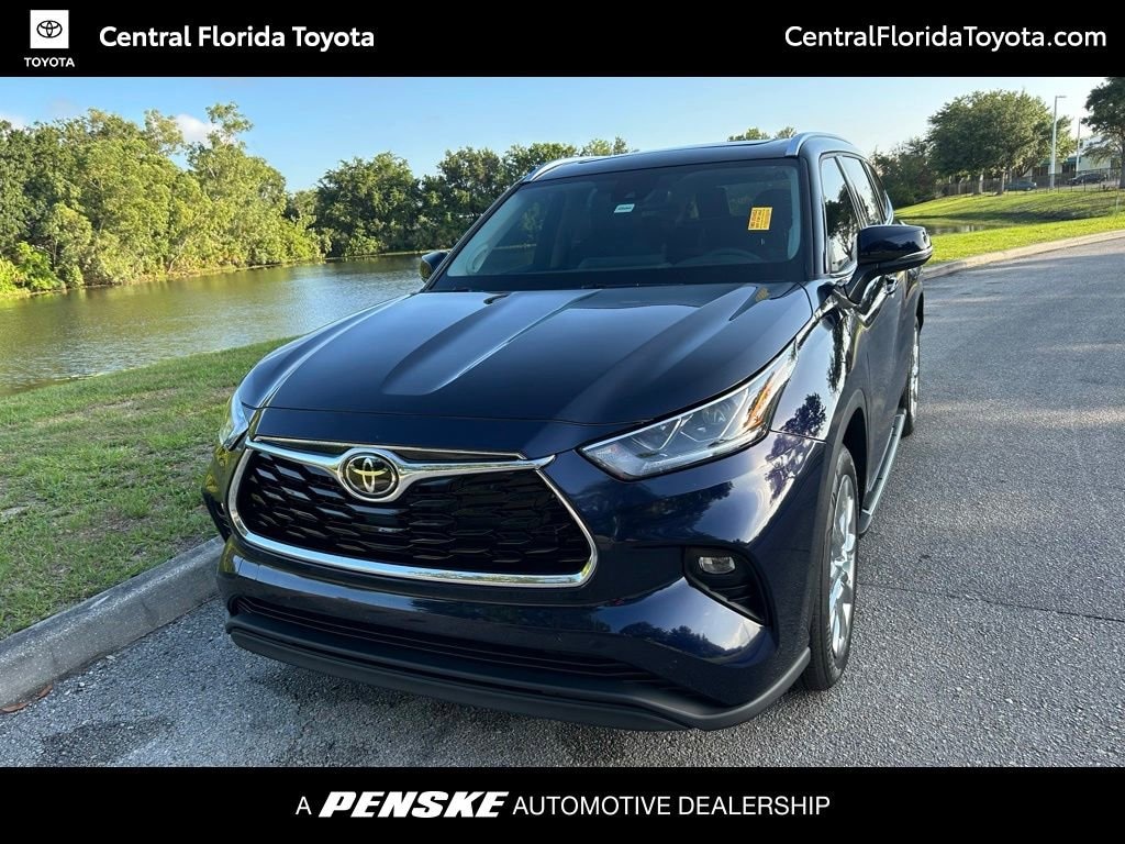 Used 2023 Toyota Highlander Limited SUV