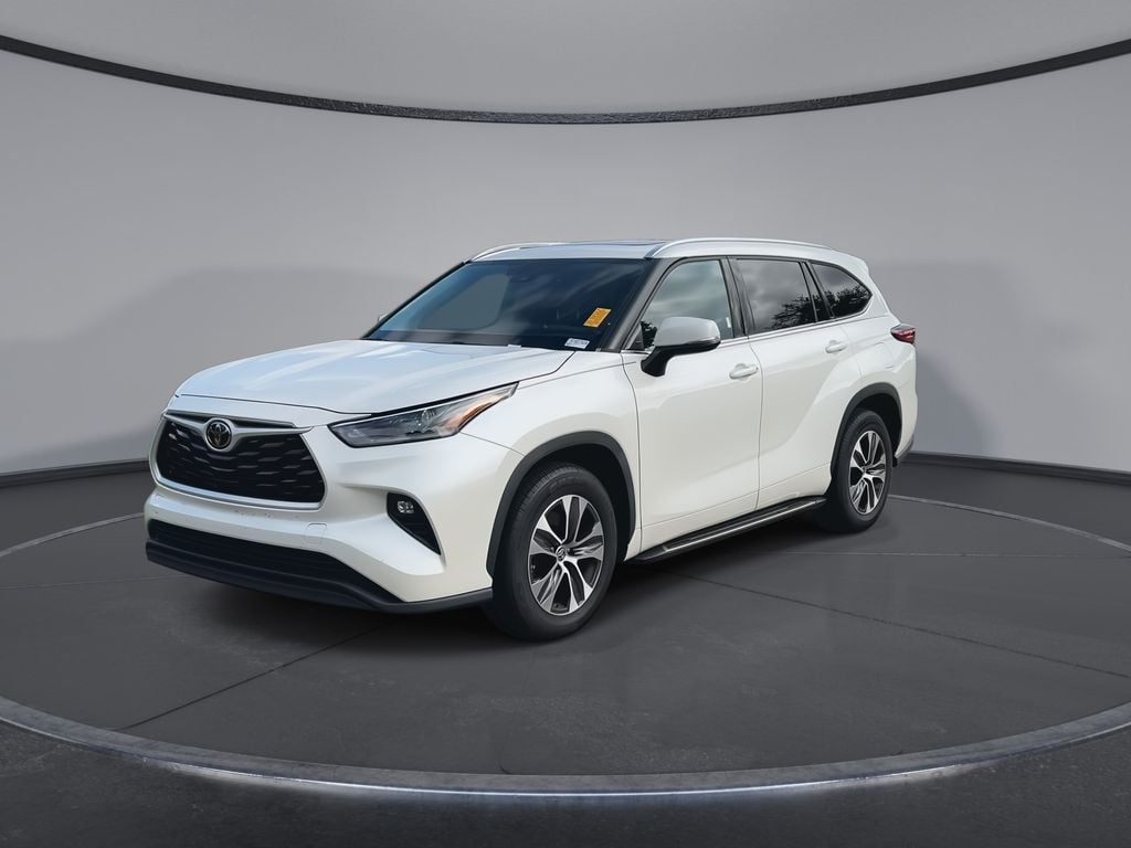 Used 2021 Toyota Highlander XLE SUV