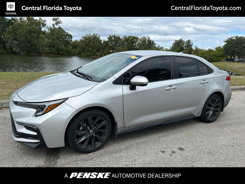 2025 Toyota Corolla SE's photo