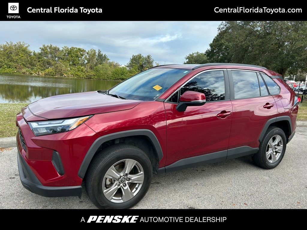 2023 Toyota RAV4 XLE's photo
