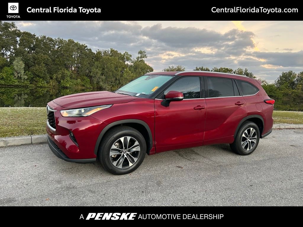 2022 Toyota Highlander XLE's photo