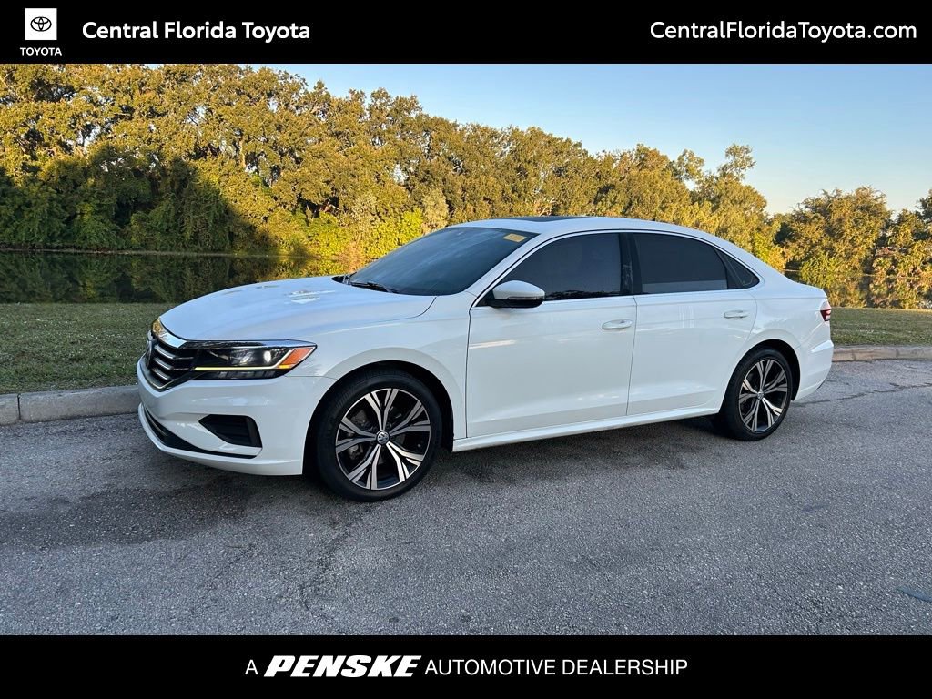 2022 Volkswagen Passat SE's photo