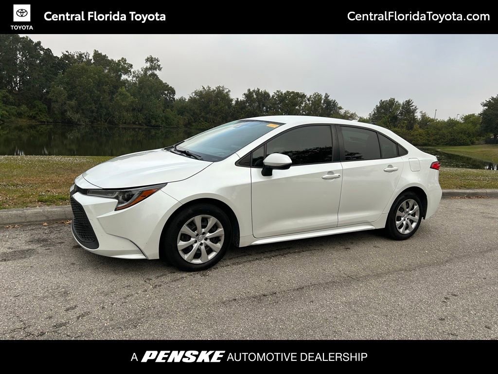 2022 Toyota Corolla LE's photo