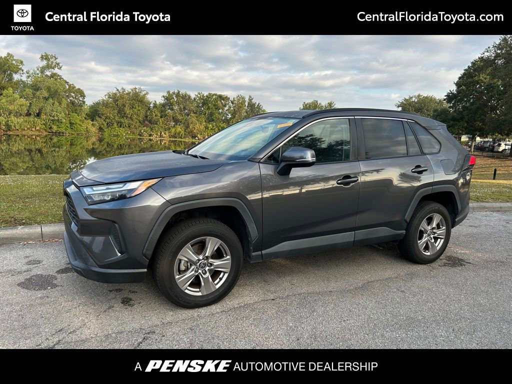 2022 Toyota RAV4 XLE's photo