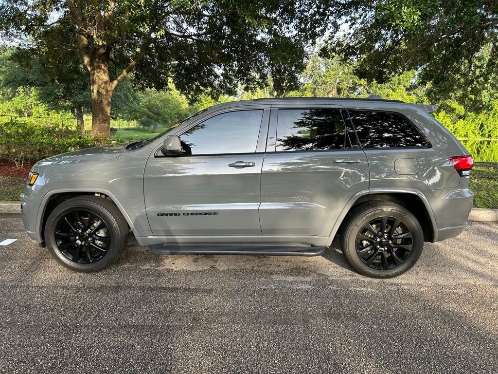 Used 2020 Jeep Grand Cherokee Altitude SUV