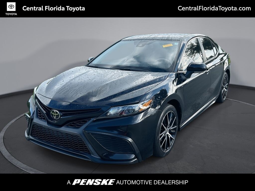 Used 2023 Toyota Camry SE Sedan