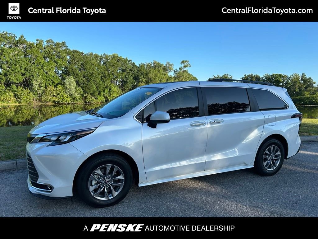 2024 Toyota Sienna XLE