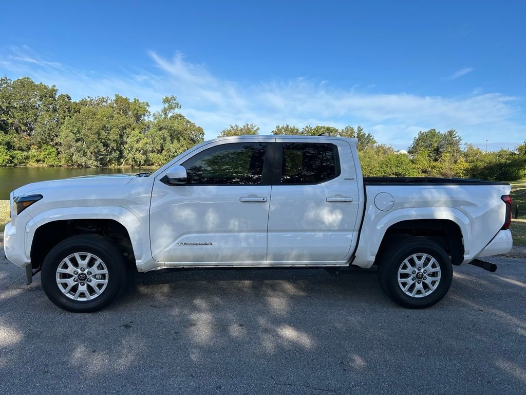 2024 Toyota Tacoma SR5 photo 2