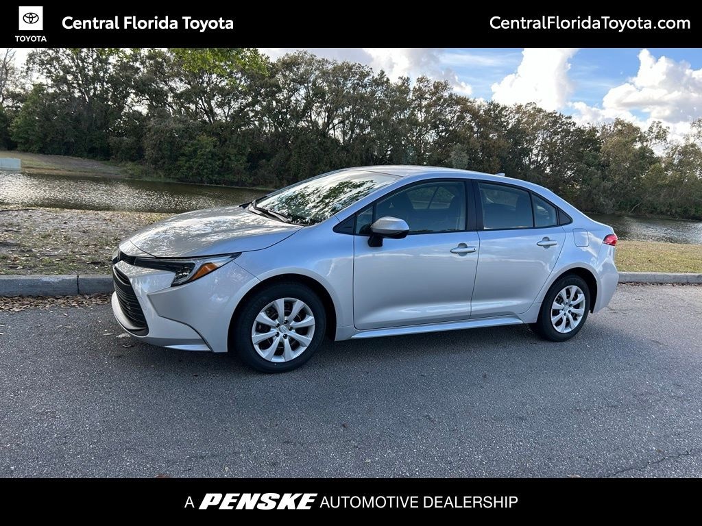 Used 2026 Toyota Corolla SE Sedan