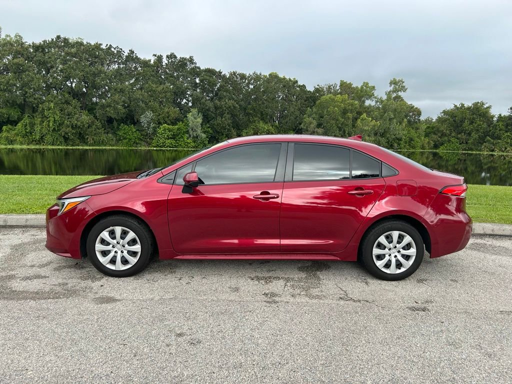 2024 Toyota Corolla Hybrid LE photo 2