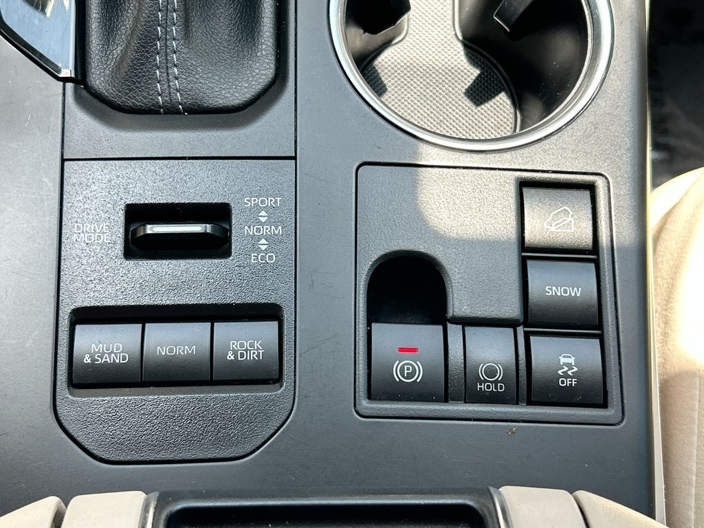 2023 Toyota Highlander XLE - Photo 35
