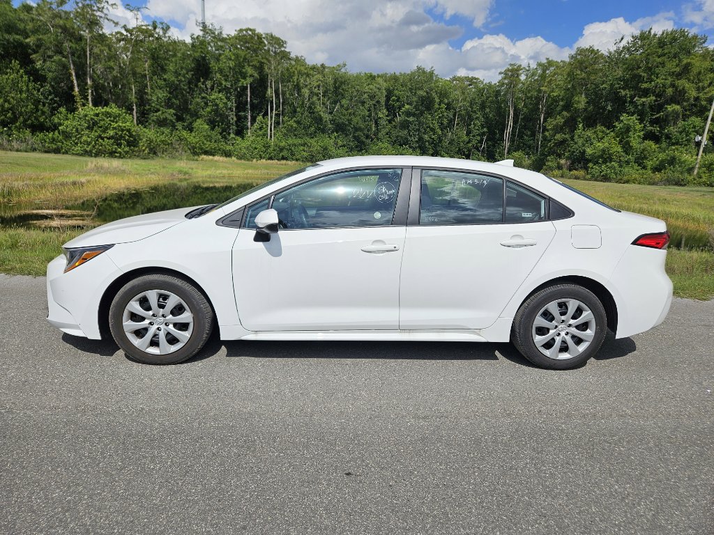 Used 2024 Toyota Corolla LE with VIN 5YFB4MDE2RP092628 for sale in Orlando, FL