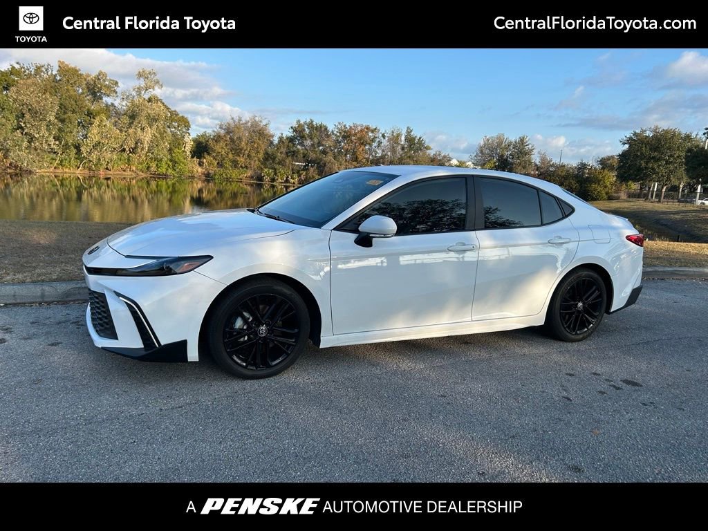 2025 Toyota Camry SE